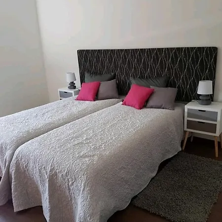 וילה Vivenda Junto Ao Mar מינדלו