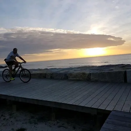 Vivenda Junto Ao Mar * Минделу